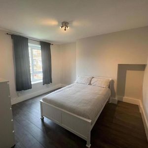 Room 3 Minute Drive From Luton Airport